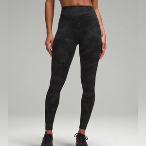 Lululemon Camo 23” size 6